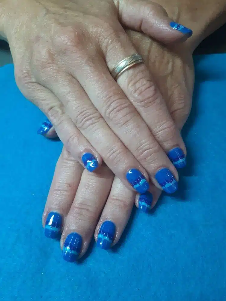 manicure and polish at Beautiful Nails